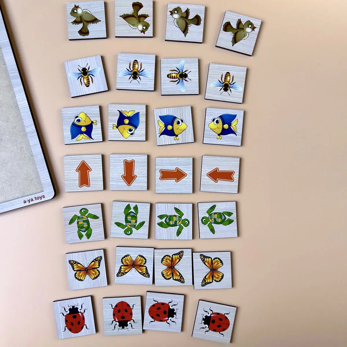 Medinė dėlionė–rūšiuoklis „Nurodyk kryptį – 2“ - Image 3